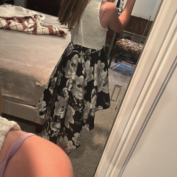 White and Black Dress SIZE: 10 in kids - Picture 4 of 4